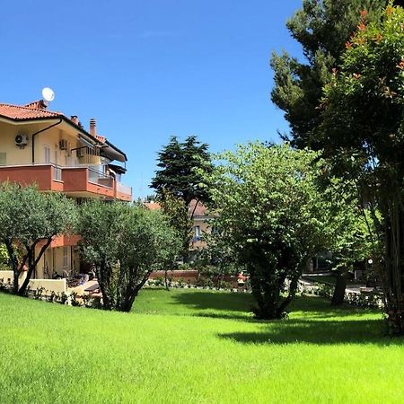 Residenza Verdemare Мизано-Адриатико Экстерьер фото